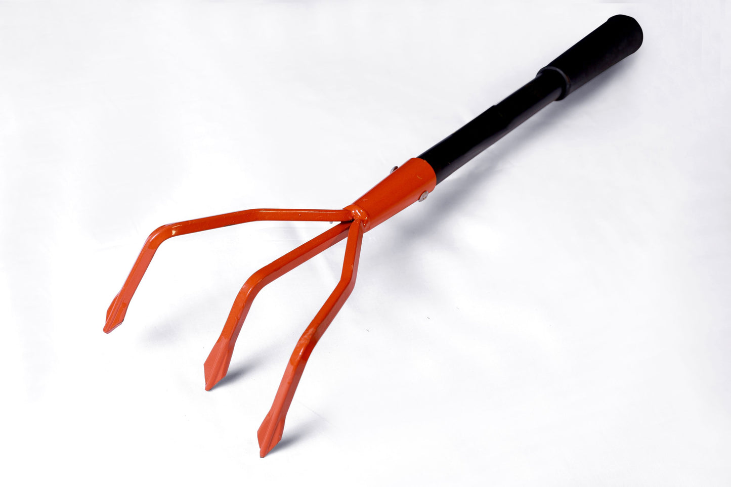 HAND CULTIVATOR THREE PRONG (785)